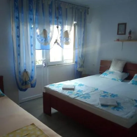 One Bedroom With Terrace Apartamento Gradac (Split-Dalmatia)